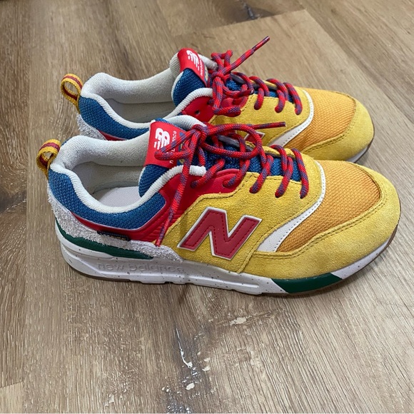 New Balance Other - NEW BALANCE 997H LITTLE KID VARSITY GOLD MULTI 4